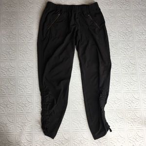 Athleta adjustable ankle jogger